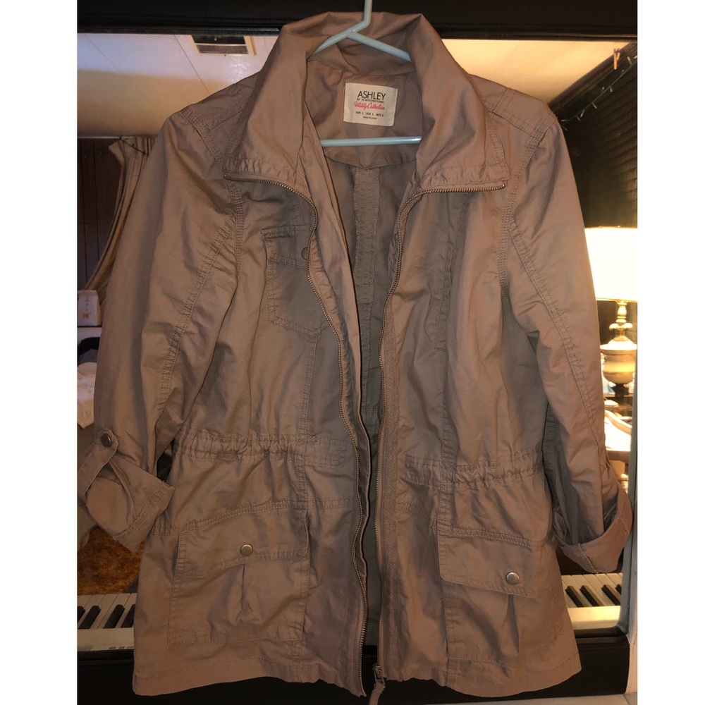 Beige trench jacket with sinch
